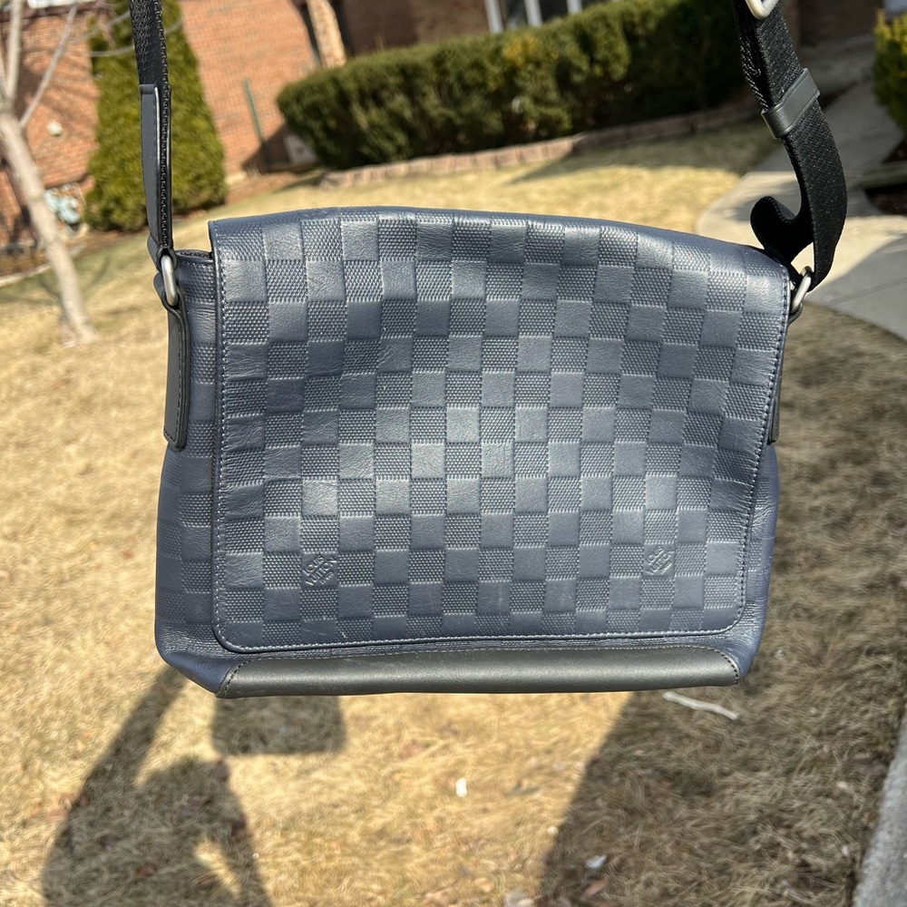 Mens Louis Vuitton messenger bag